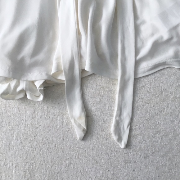 Urban Outfitters Kimchi Blue Size Small White Romper Flirty Girly Wrap Style - Picture 13 of 14